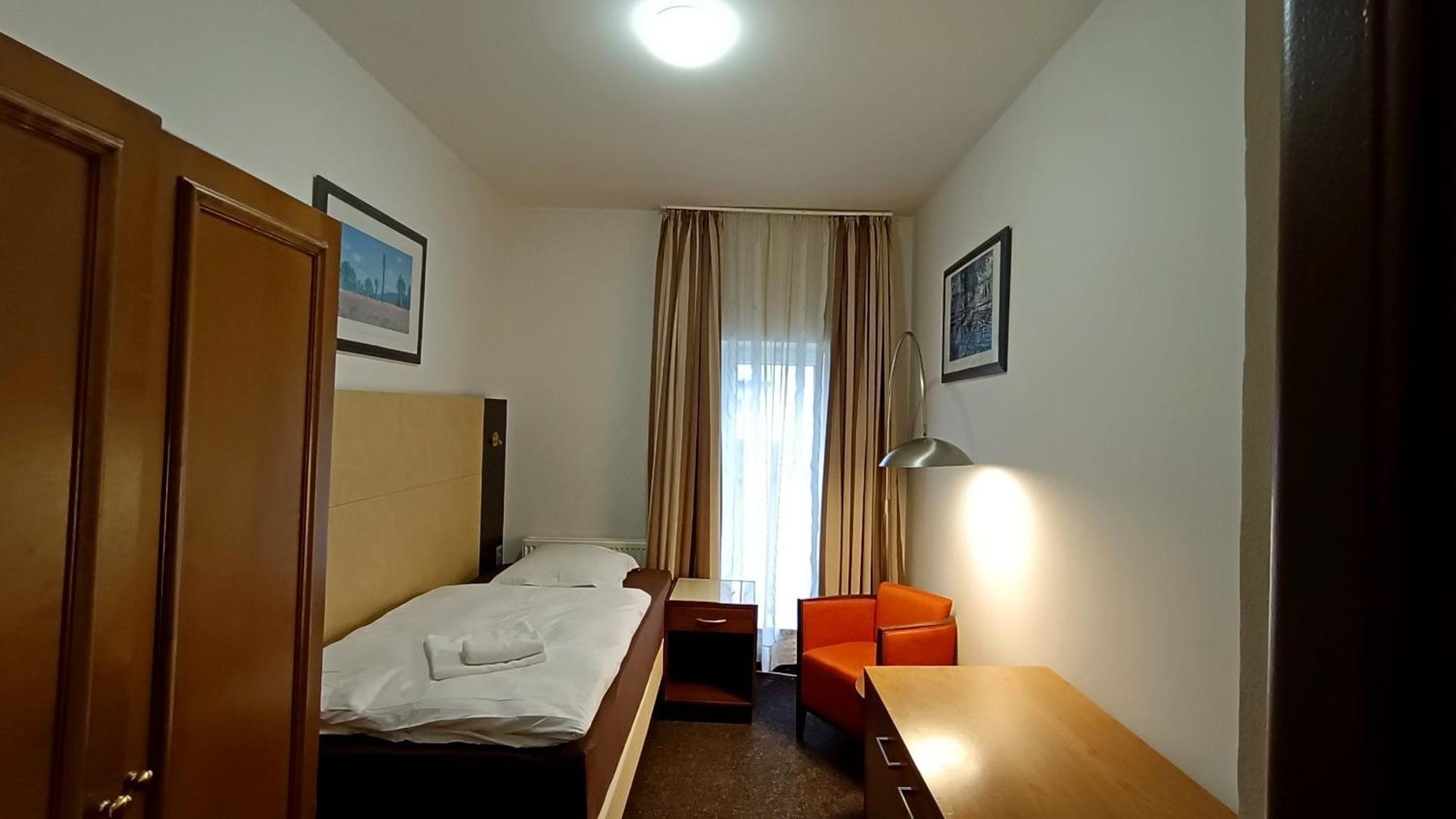 Apartments Gato Karlovy Vary Dalovice Екстериор снимка