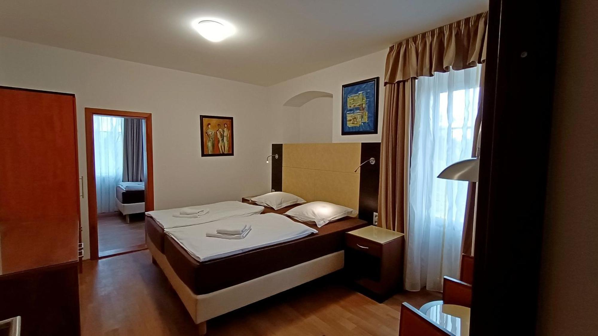 Apartments Gato Karlovy Vary Dalovice Екстериор снимка