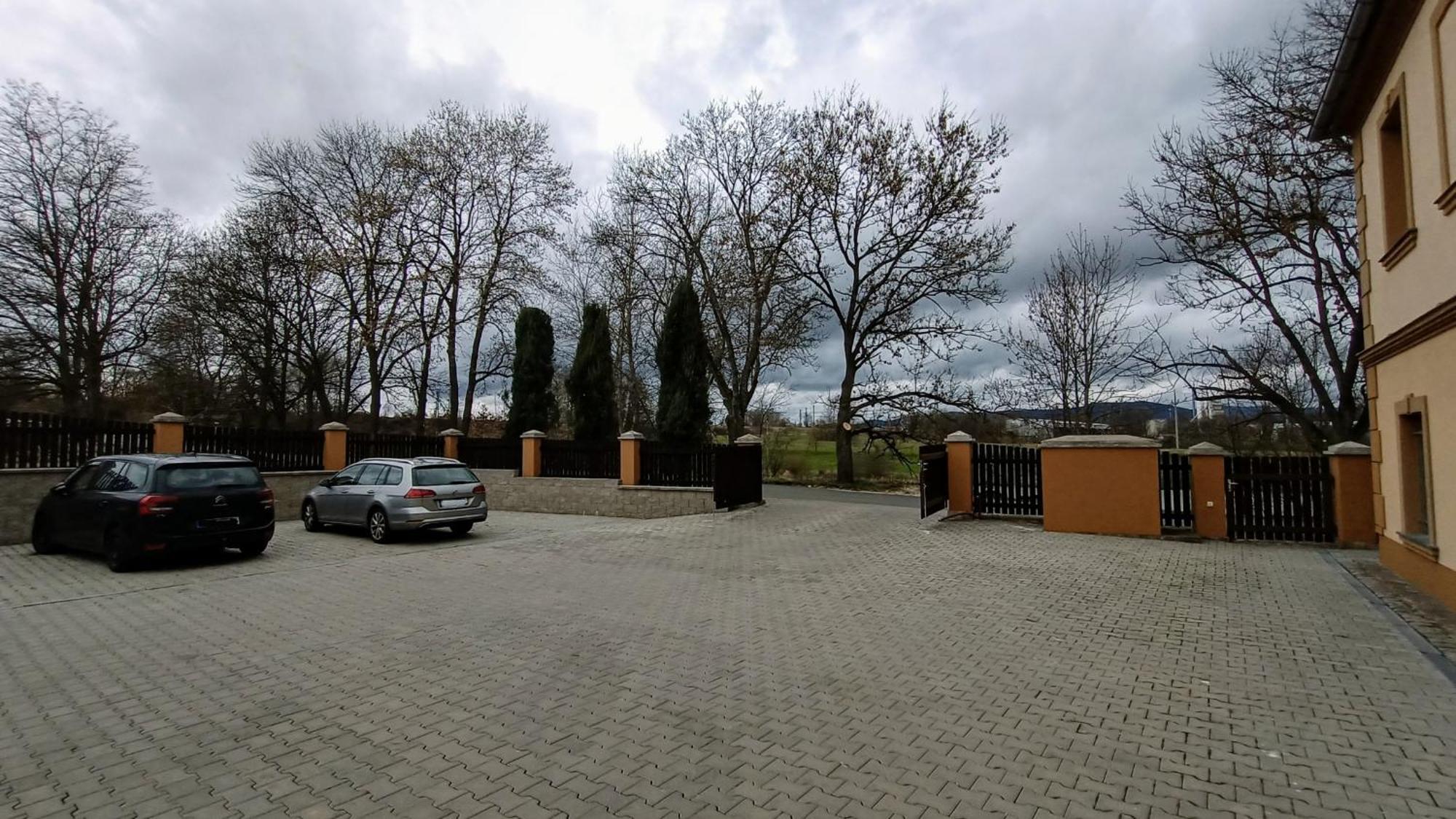 Apartments Gato Karlovy Vary Dalovice Екстериор снимка