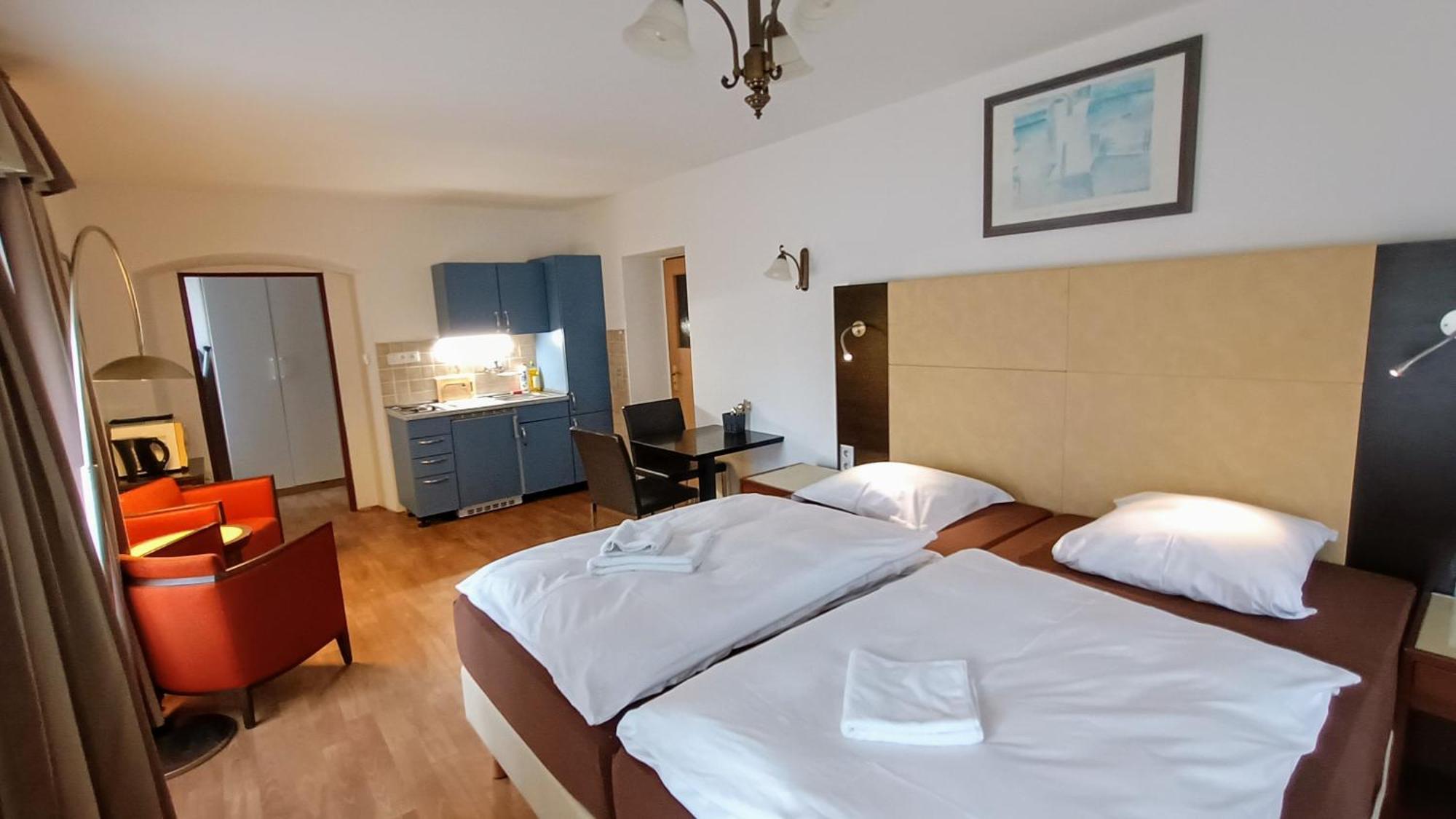 Apartments Gato Karlovy Vary Dalovice Екстериор снимка